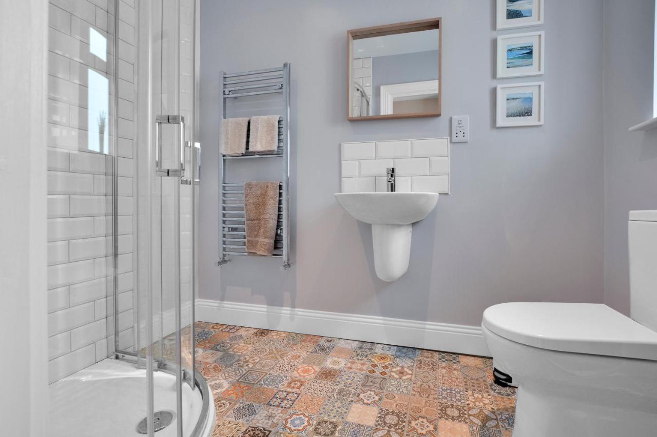Quay House, North Coast 6 Bedroom Holiday Home Ballycastle Buitenkant foto