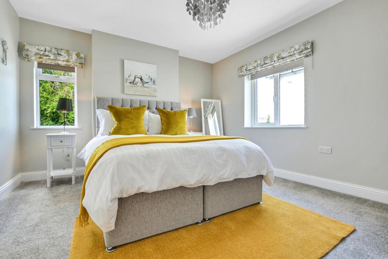 Quay House, North Coast 6 Bedroom Holiday Home Ballycastle Buitenkant foto