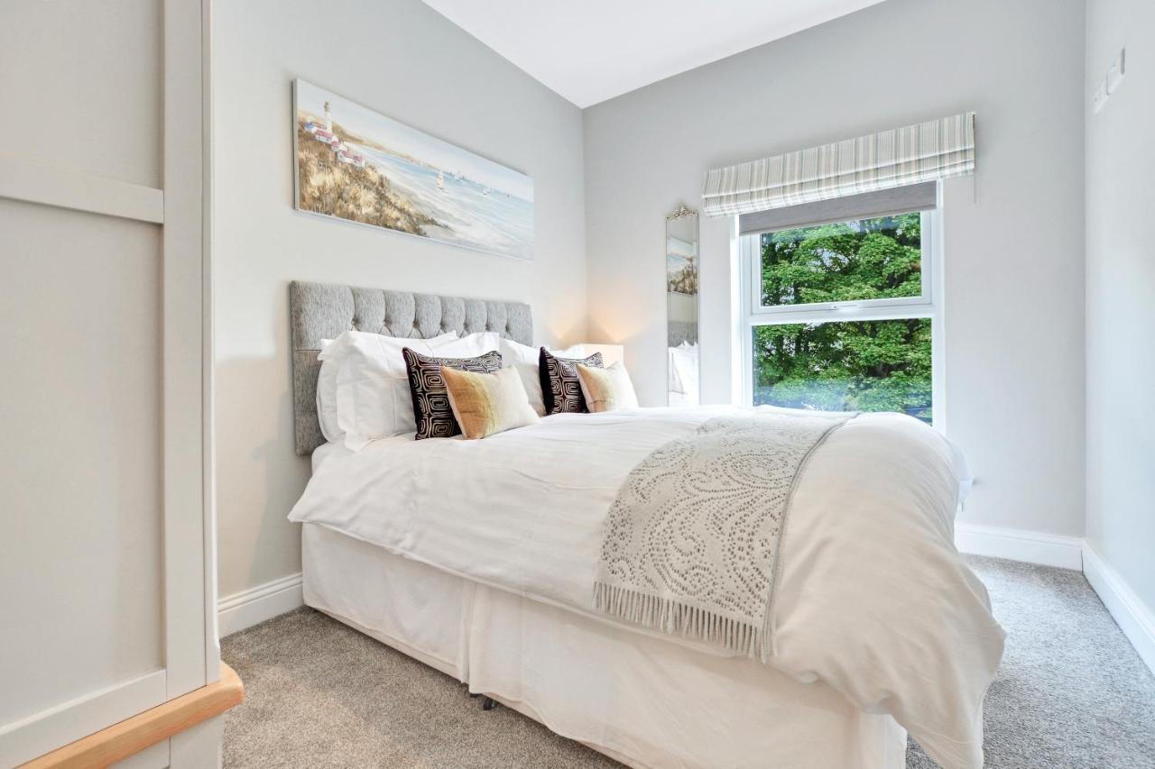 Quay House, North Coast 6 Bedroom Holiday Home Ballycastle Buitenkant foto